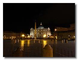 2011 05 09 Vatican City - Saint Peter's square at night